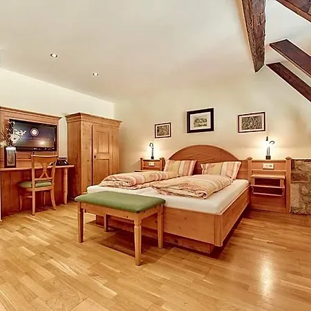 Landgasthof Zur Sonne فندق