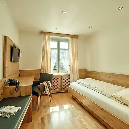 Landgasthof Zur Sonne فندق فير
