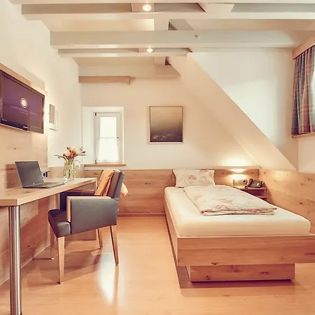فندق Landgasthof Zur Sonne 3*