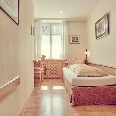 Landgasthof Zur Sonne 3* فير