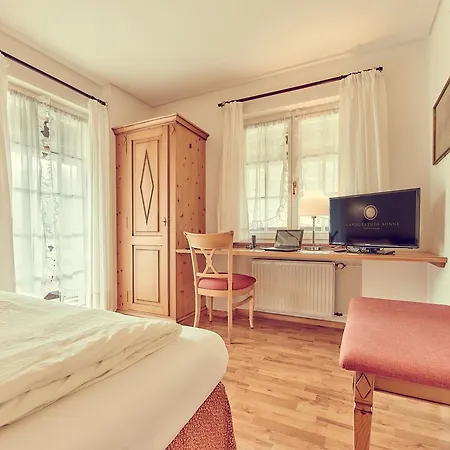 Landgasthof Zur Sonne 3* فير
